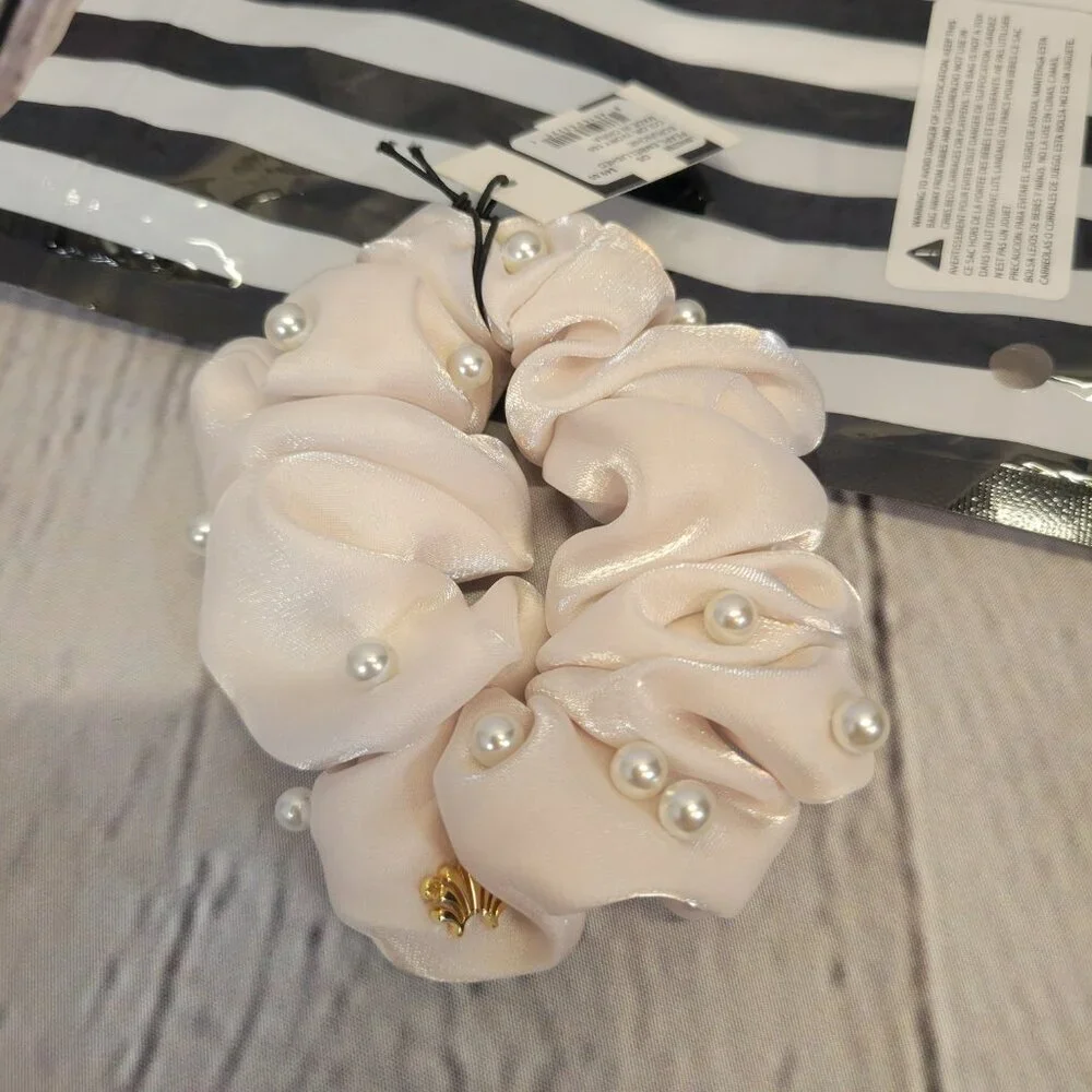 Lele Sadoughi Imitation Pearl Embellished Scrunchie